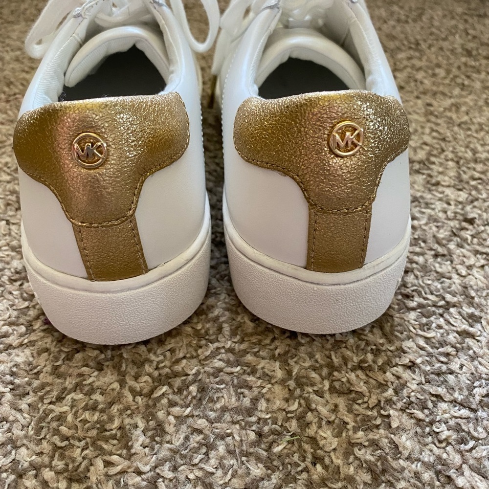 Michael Kors White / Gold NWT . Size 7.5m - Picture 4 of 8